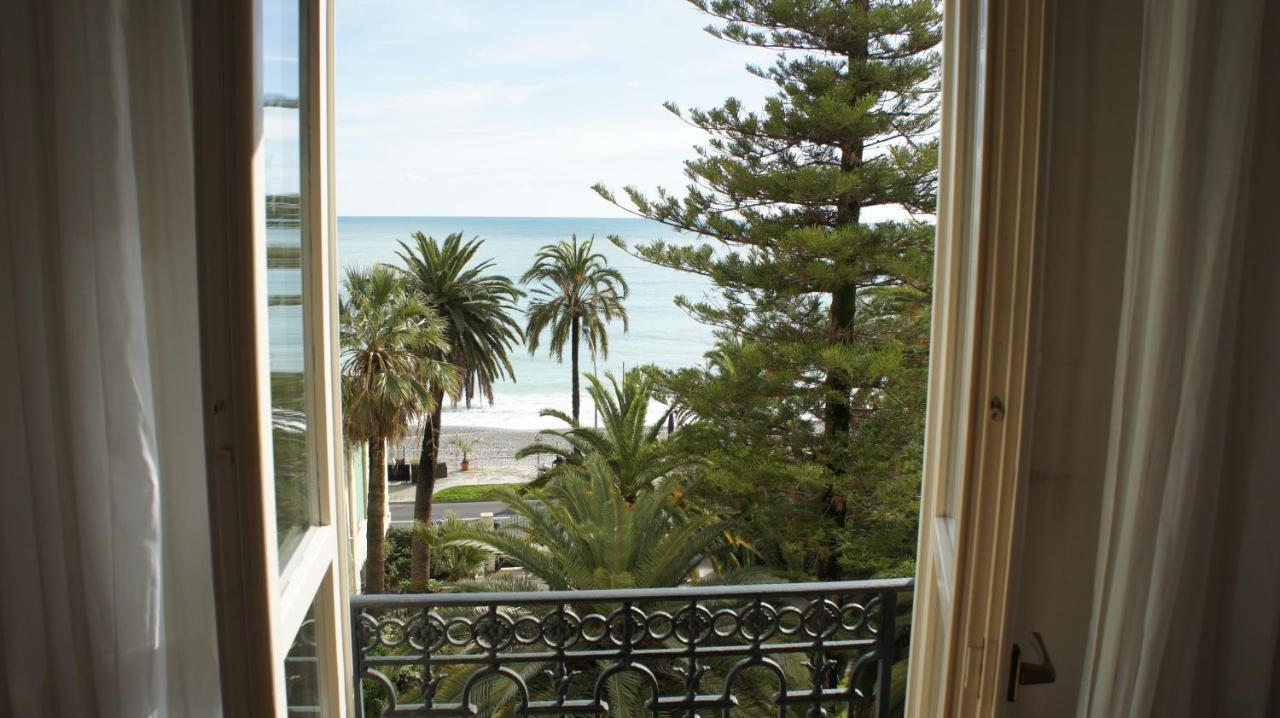 Regina Sur La Plage Menton Luaran gambar
