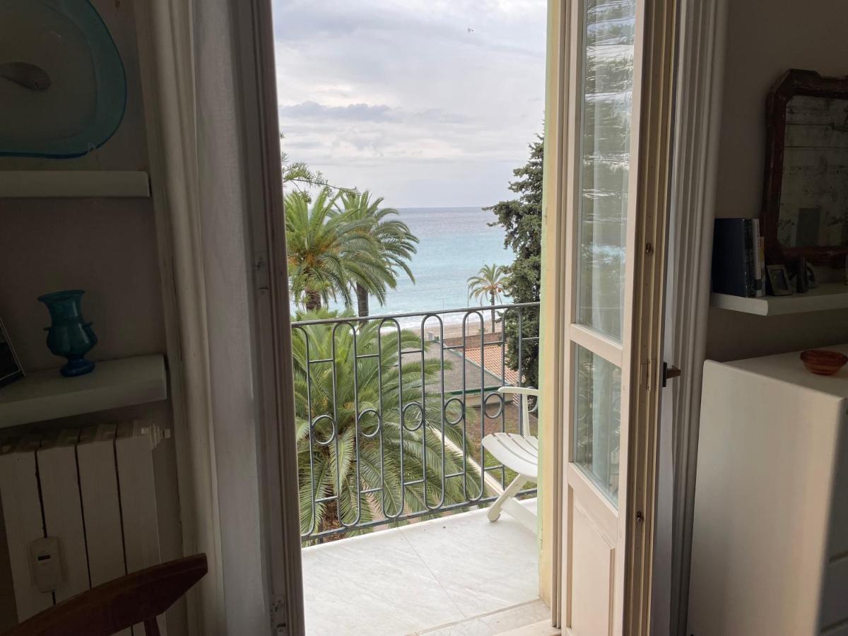 Regina Sur La Plage Menton Luaran gambar